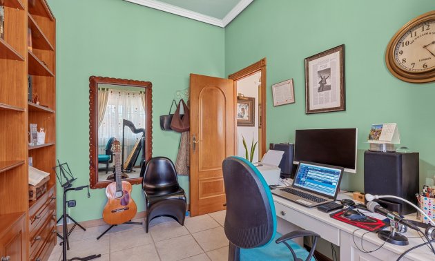 Resale - Villa -
Torrevieja - Torre La Mata