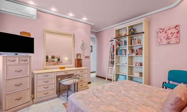 Resale - Villa -
Torrevieja - Torre La Mata