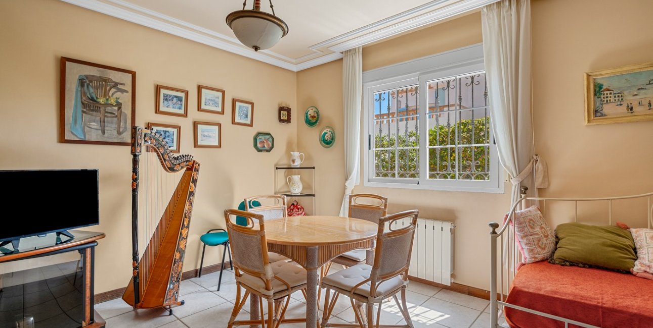 Resale - Villa -
Torrevieja - Torre La Mata