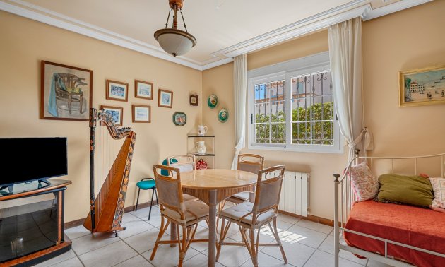 Resale - Villa -
Torrevieja - Torre La Mata