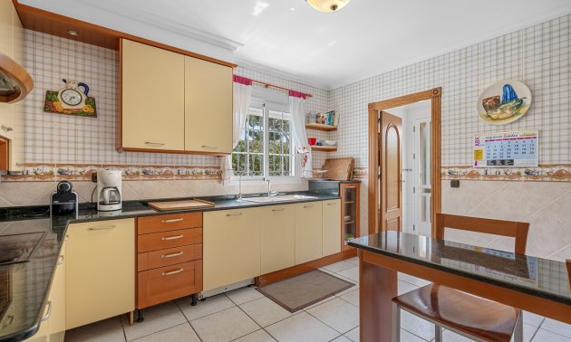 Resale - Villa -
Torrevieja - Torre La Mata