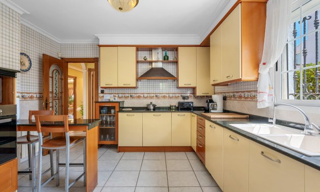 Resale - Villa -
Torrevieja - Torre La Mata