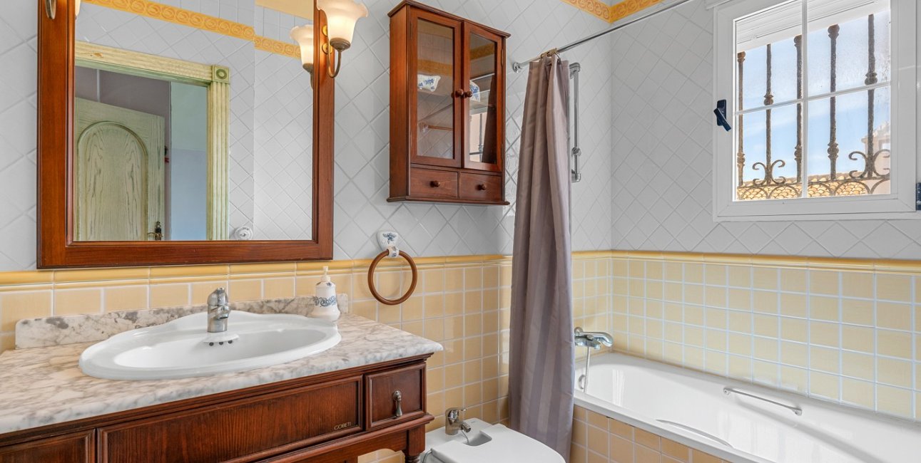 Resale - Villa -
Torrevieja - Torre La Mata