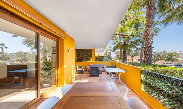 Rynek wtórny - Mieszkanie  -
Torrevieja - Punta prima