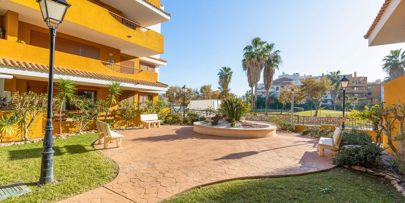 Rynek wtórny - Mieszkanie  -
Torrevieja - Punta prima