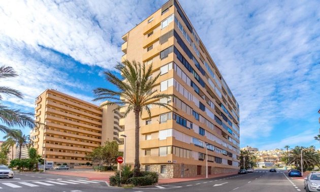 Resale - Apartment / flat -
Torrevieja - Cabo cervera