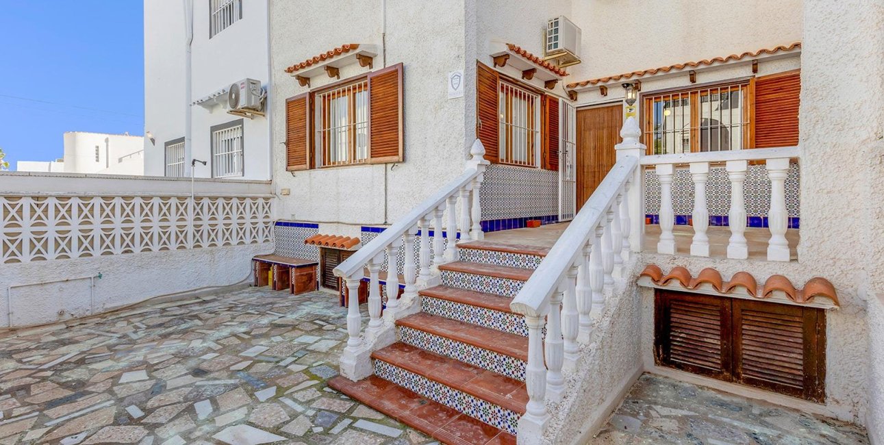 Rynek wtórny - Dom Szeregowy -
Torrevieja - Calas Blancas