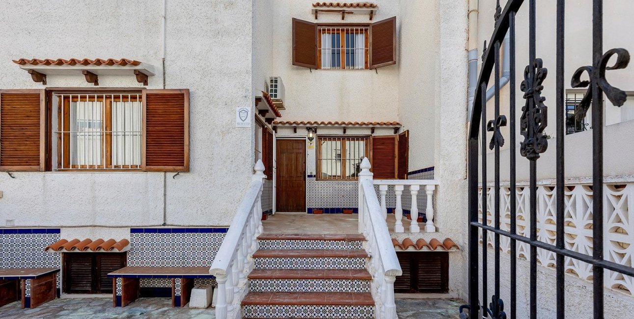 Rynek wtórny - Dom Szeregowy -
Torrevieja - Calas Blancas