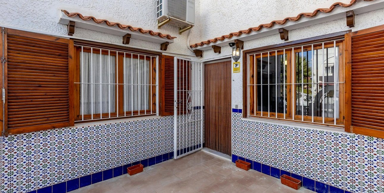 Rynek wtórny - Dom Szeregowy -
Torrevieja - Calas Blancas