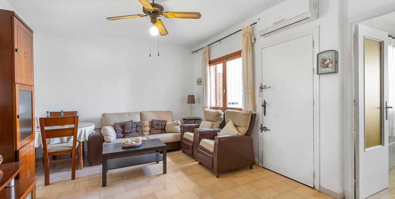 Rynek wtórny - Dom Szeregowy -
Torrevieja - Calas Blancas