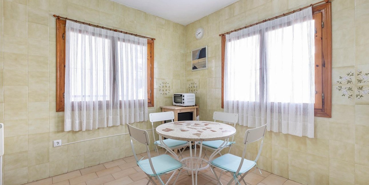 Rynek wtórny - Dom Szeregowy -
Torrevieja - Calas Blancas