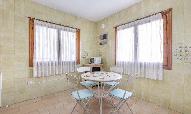 Rynek wtórny - Dom Szeregowy -
Torrevieja - Calas Blancas