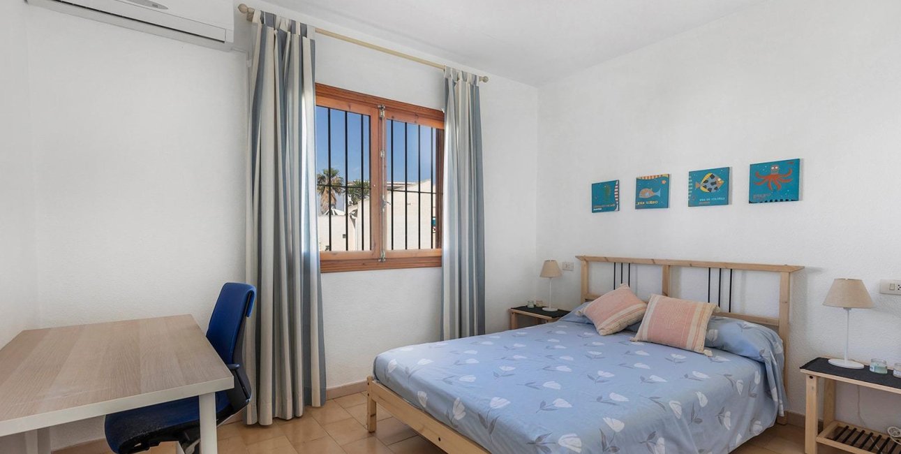 Rynek wtórny - Dom Szeregowy -
Torrevieja - Calas Blancas