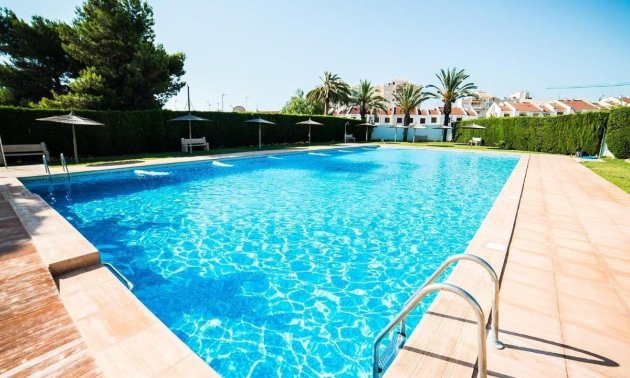 Rynek wtórny - Dom Szeregowy -
Torrevieja - Calas Blancas