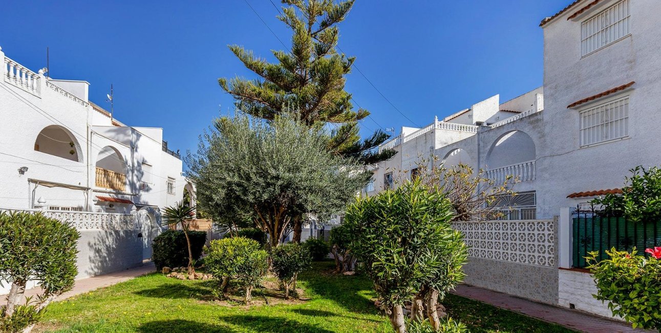 Rynek wtórny - Dom Szeregowy -
Torrevieja - Calas Blancas