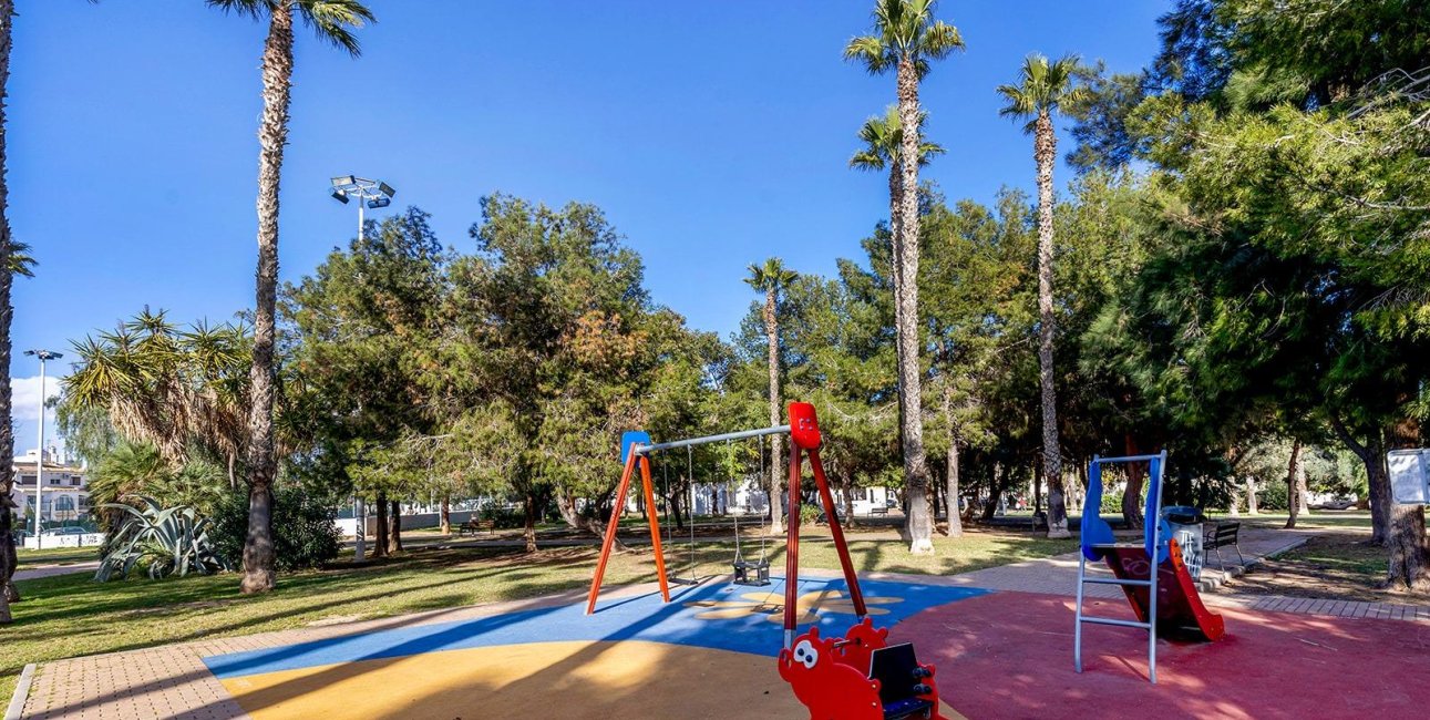 Rynek wtórny - Dom Szeregowy -
Torrevieja - Calas Blancas