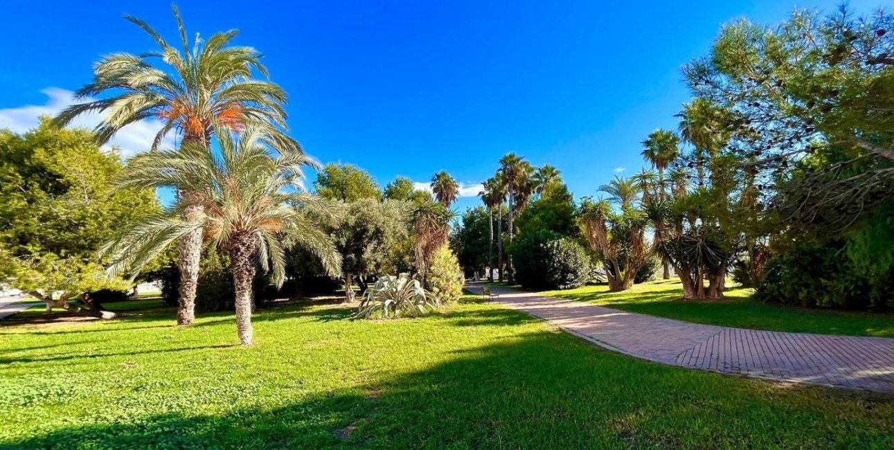 Rynek wtórny - Dom Szeregowy -
Torrevieja - Calas Blancas