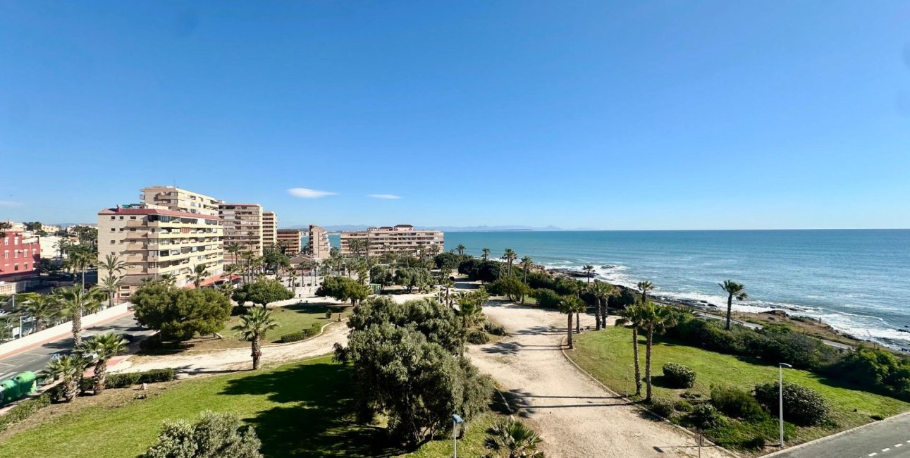 Resale - Apartment / flat -
Torrevieja - Cabo cervera