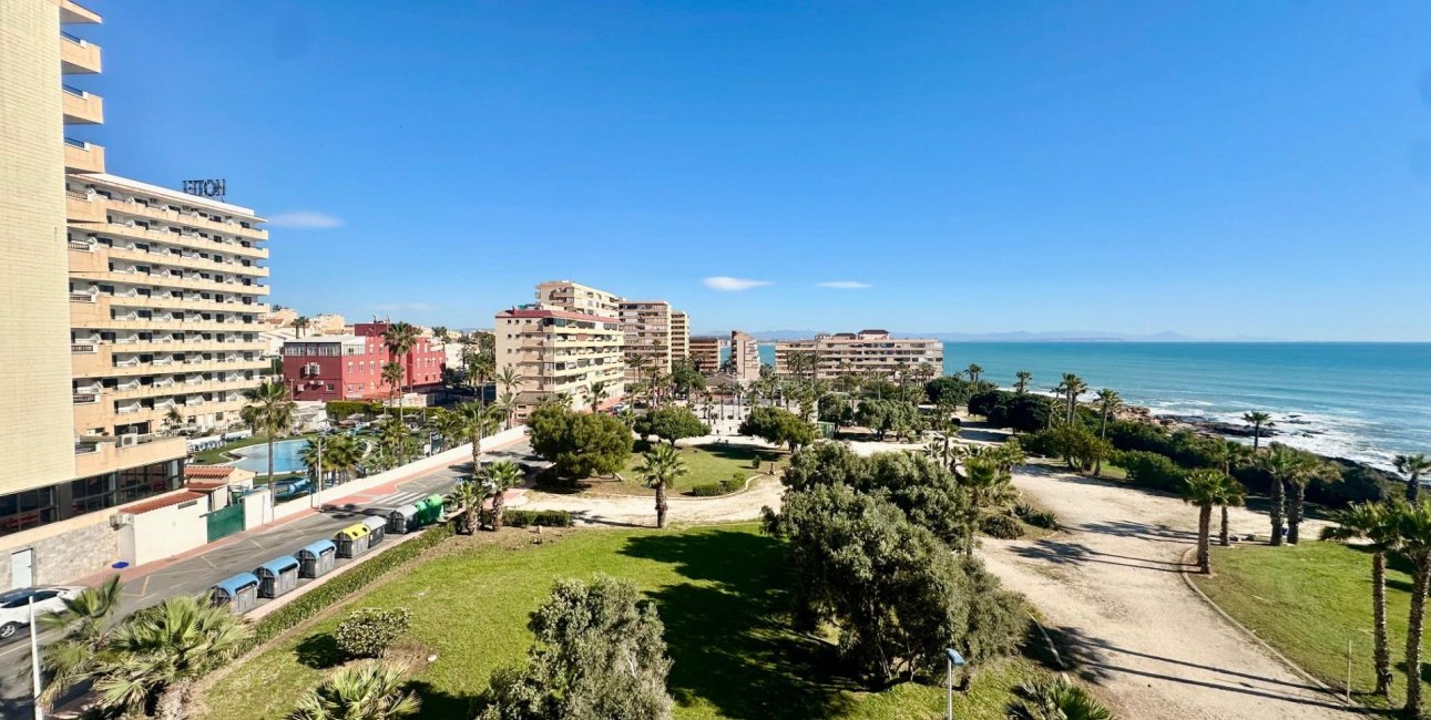Resale - Apartment / flat -
Torrevieja - Cabo cervera