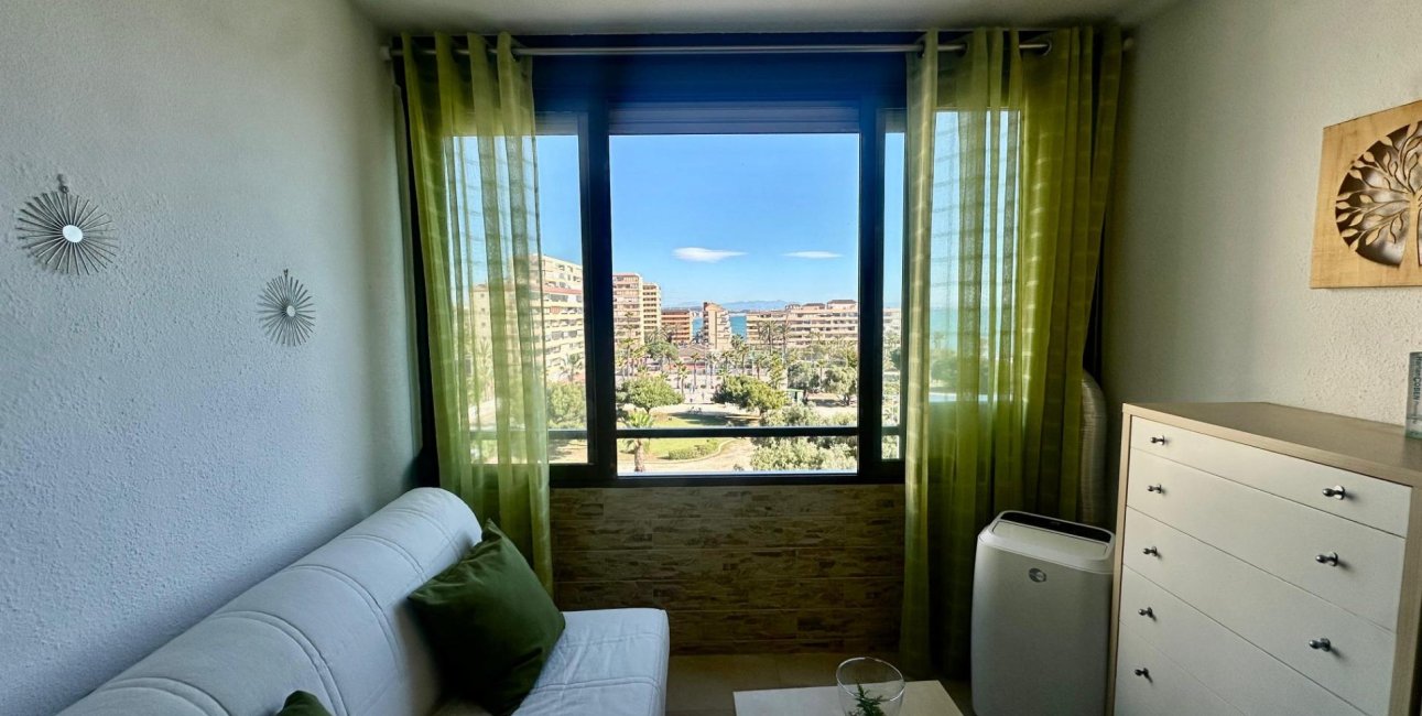Resale - Apartment / flat -
Torrevieja - Cabo cervera