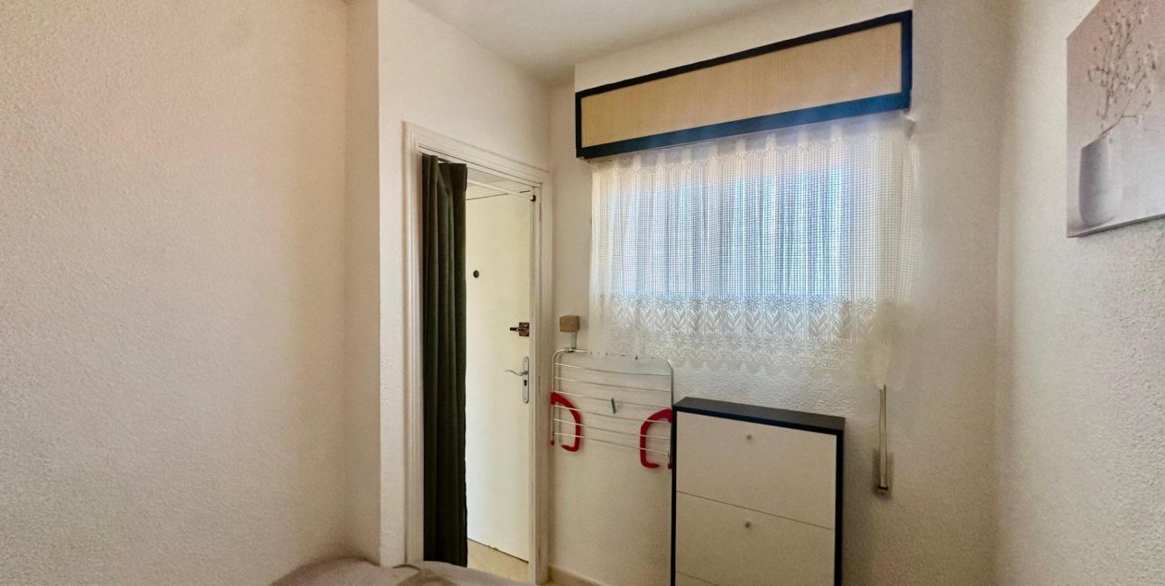 Resale - Apartment / flat -
Torrevieja - Cabo cervera