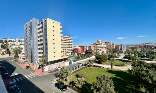Resale - Apartment / flat -
Torrevieja - Cabo cervera