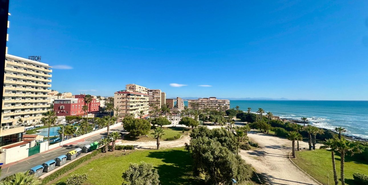 Resale - Apartment / flat -
Torrevieja - Cabo cervera