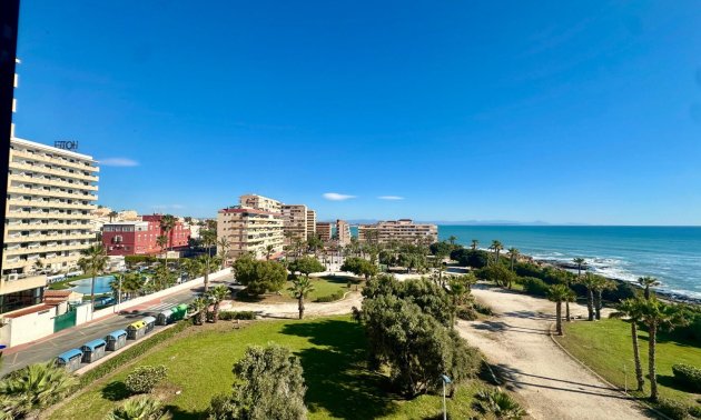 Resale - Apartment / flat -
Torrevieja - Cabo cervera
