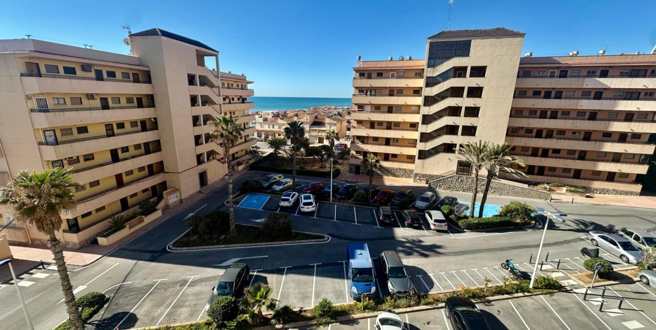 Resale - Apartment / flat -
Torrevieja - Cabo cervera