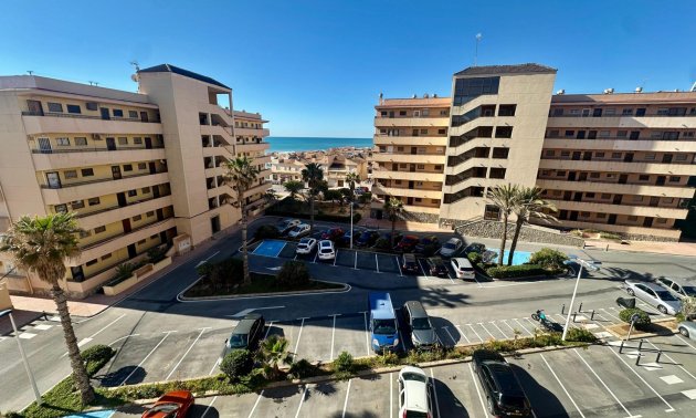 Resale - Apartment / flat -
Torrevieja - Cabo cervera