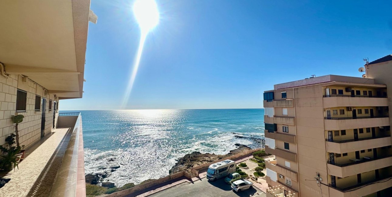 Resale - Apartment / flat -
Torrevieja - Cabo cervera
