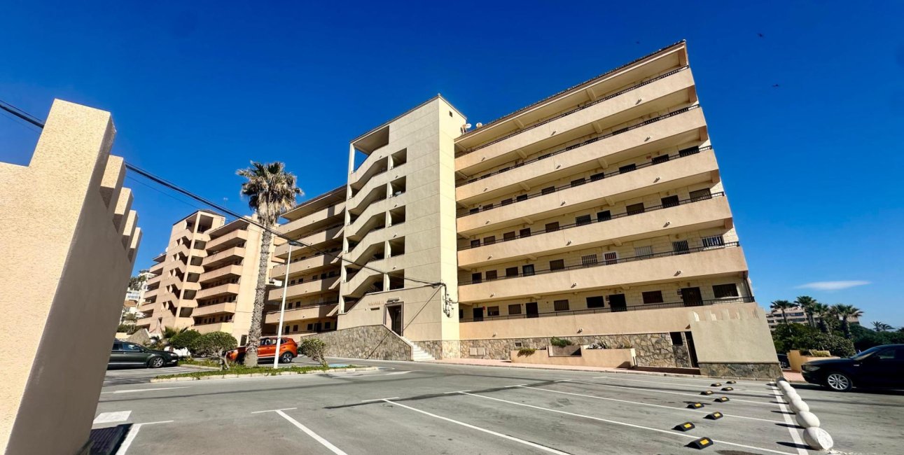 Resale - Apartment / flat -
Torrevieja - Cabo cervera