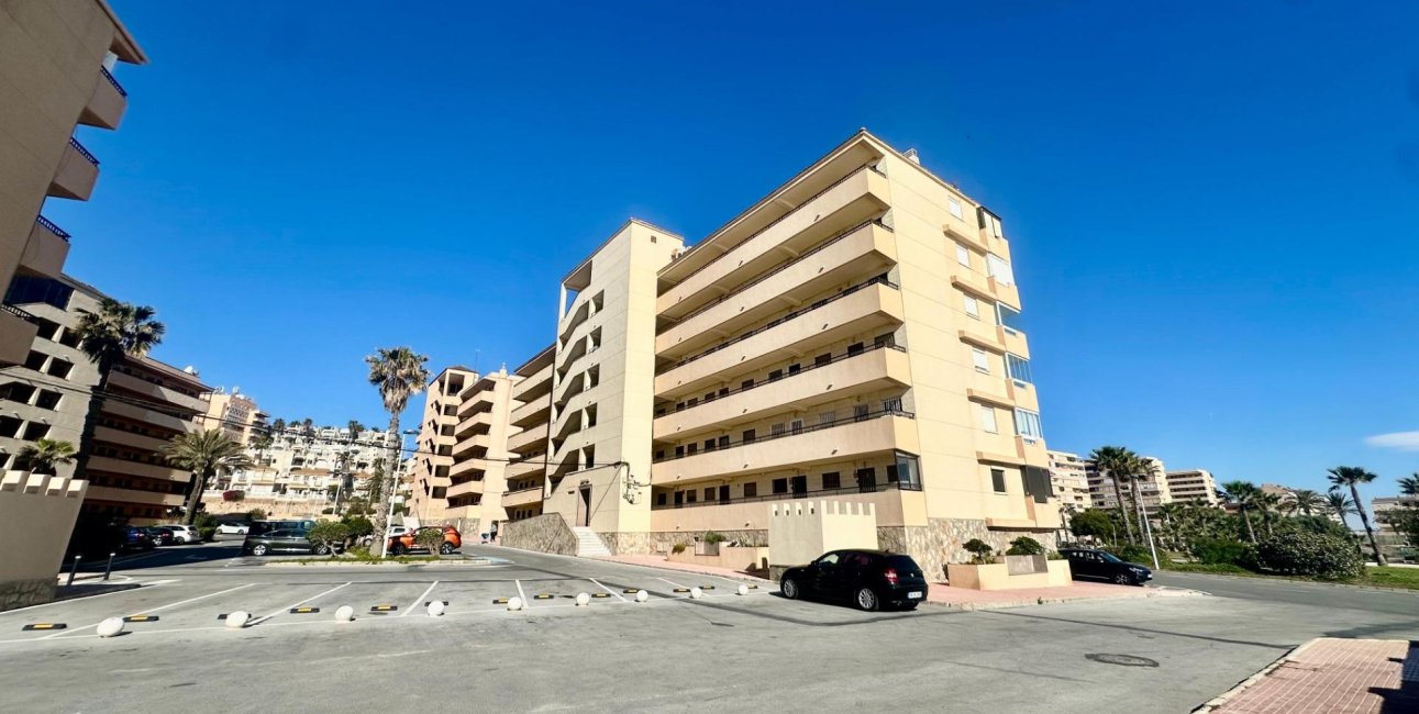 Resale - Apartment / flat -
Torrevieja - Cabo cervera