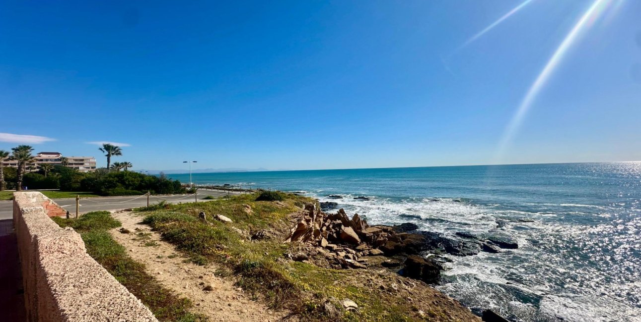 Resale - Apartment / flat -
Torrevieja - Cabo cervera