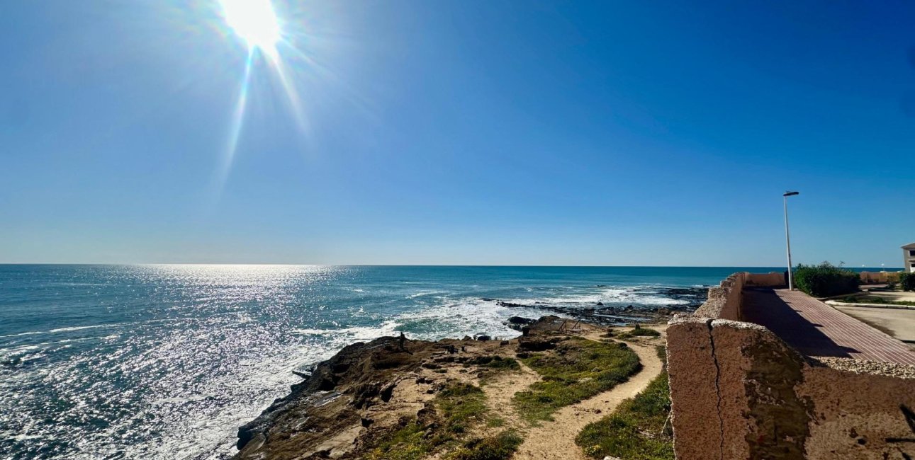 Resale - Apartment / flat -
Torrevieja - Cabo cervera