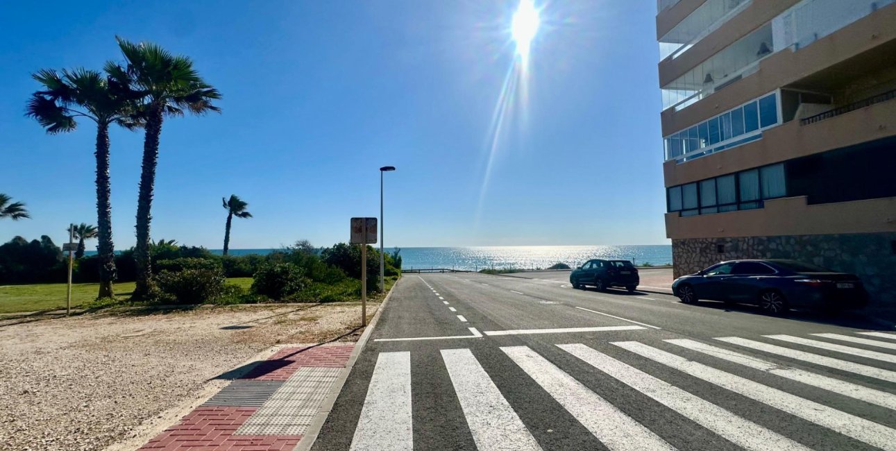 Resale - Apartment / flat -
Torrevieja - Cabo cervera