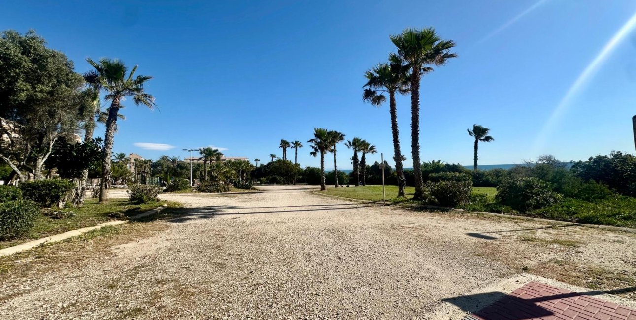 Resale - Apartment / flat -
Torrevieja - Cabo cervera