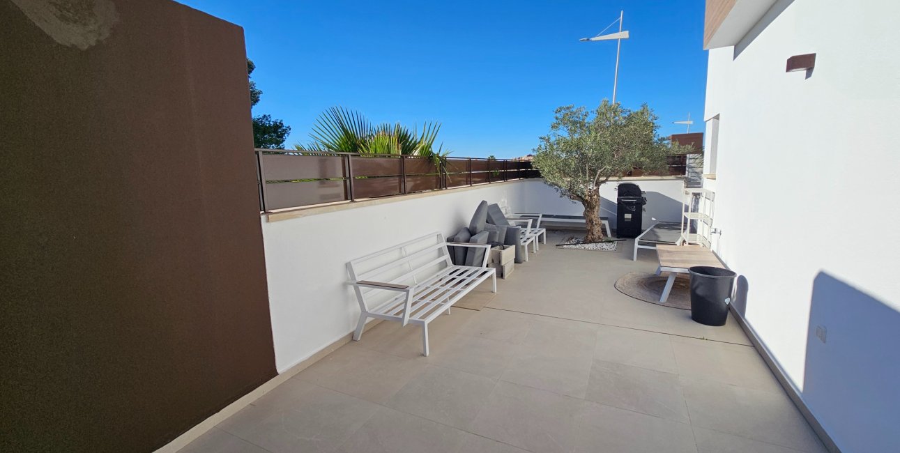 Resale - Villa -
Algorfa - La Finca Golf Resort