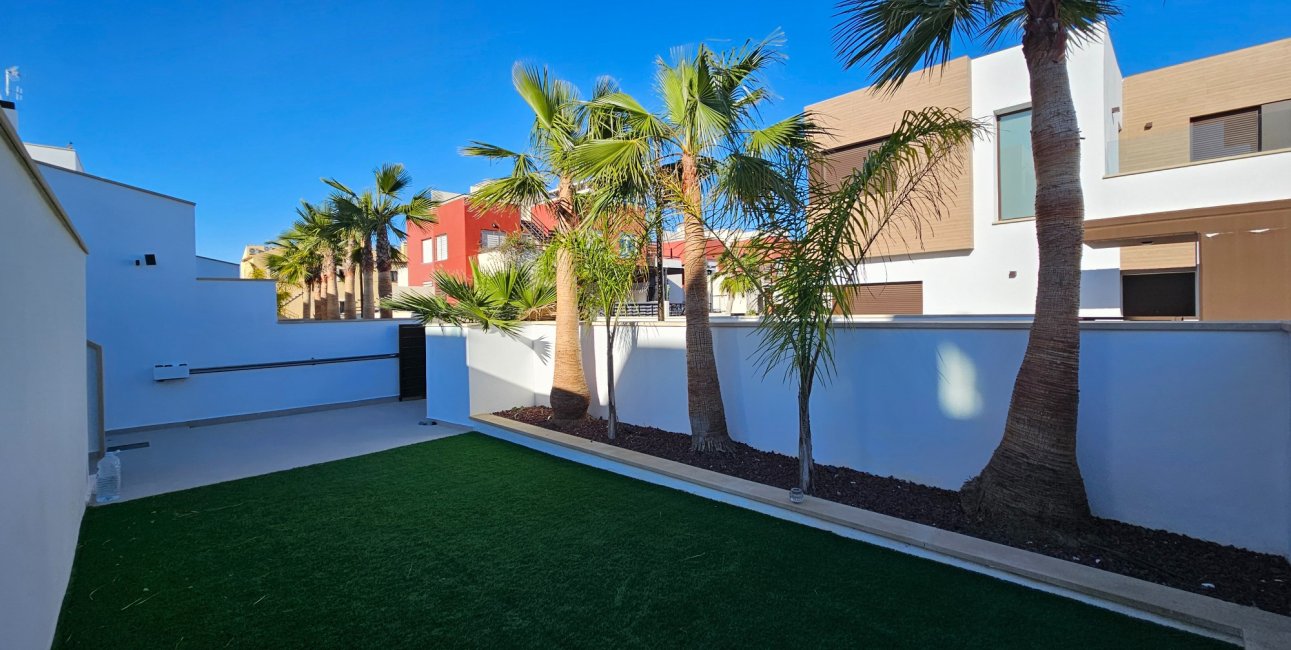 Resale - Villa -
Algorfa - La Finca Golf Resort