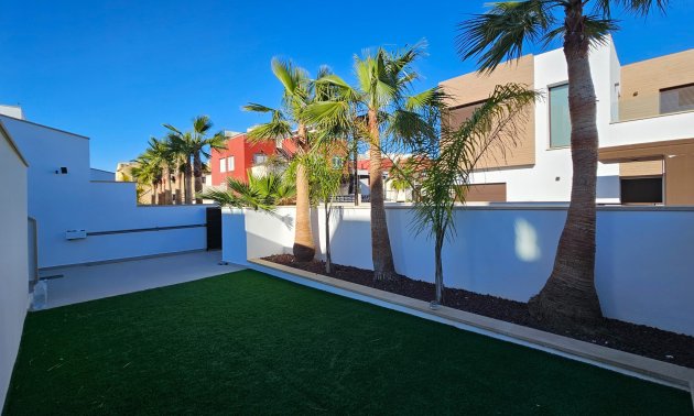 Resale - Villa -
Algorfa - La Finca Golf Resort