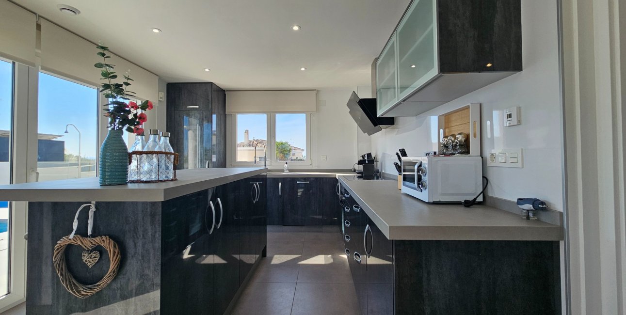 Resale - Villa -
La Marina - La Marina - Urbanization