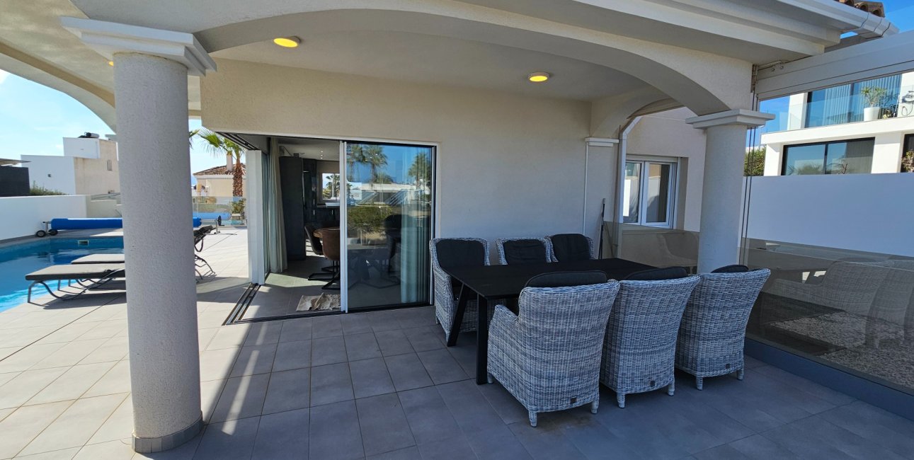 Resale - Villa -
La Marina - La Marina - Urbanization