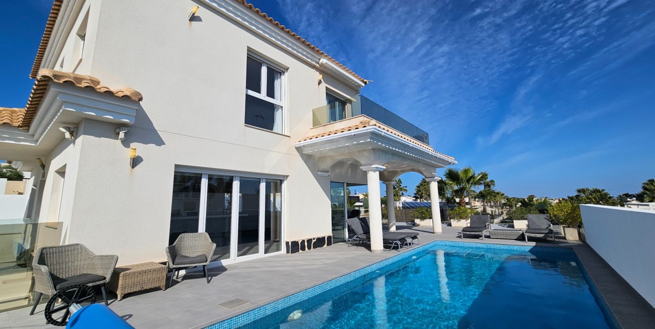 Resale - Villa -
La Marina - La Marina - Urbanization