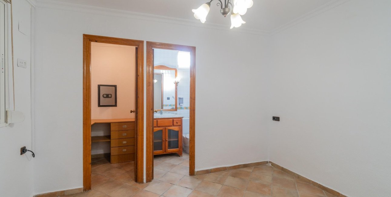 Resale - Villa -
Torrevieja - Orihuela costa