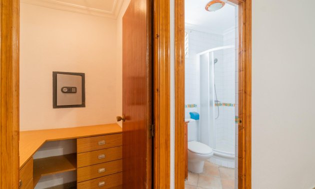 Resale - Villa -
Torrevieja - Orihuela costa