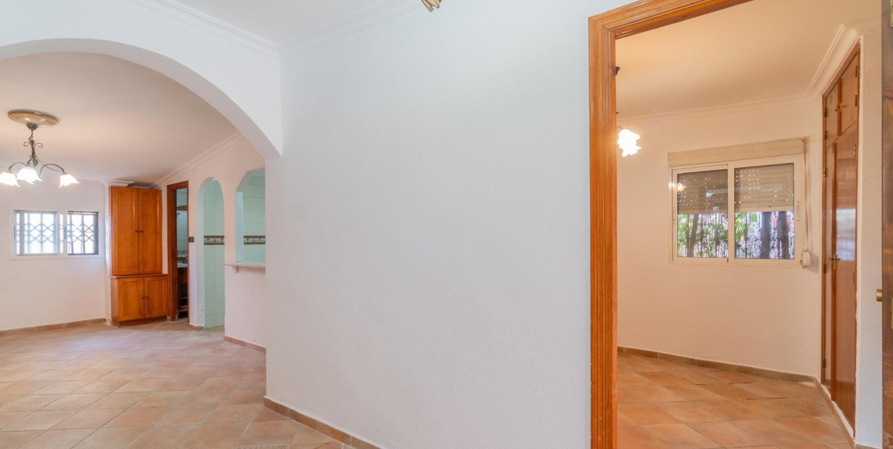 Resale - Villa -
Torrevieja - Orihuela costa