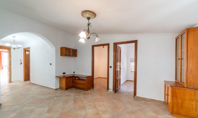 Resale - Villa -
Torrevieja - Orihuela costa