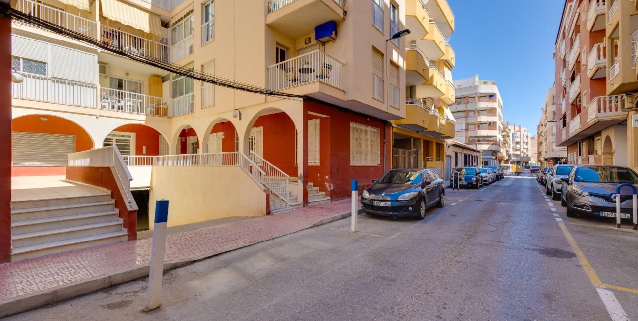 Resale - Apartment / flat -
Torrevieja - Playa del Cura