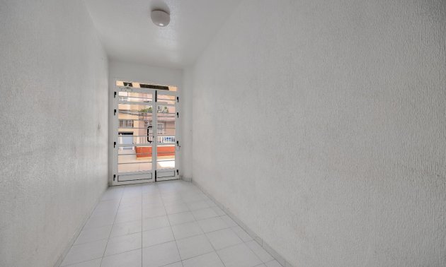 Resale - Apartment / flat -
Torrevieja - Playa del Cura