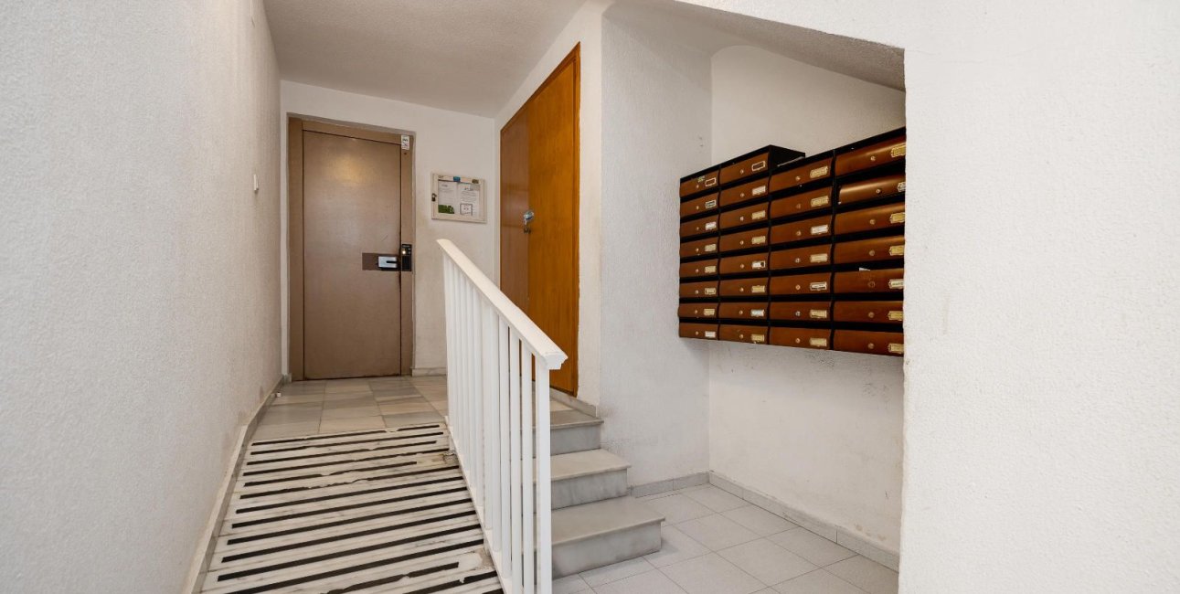 Resale - Apartment / flat -
Torrevieja - Playa del Cura